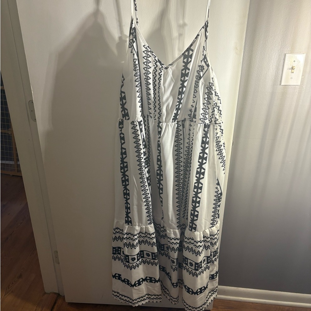 SHEIN Black and White Geometric Maxi Dress
